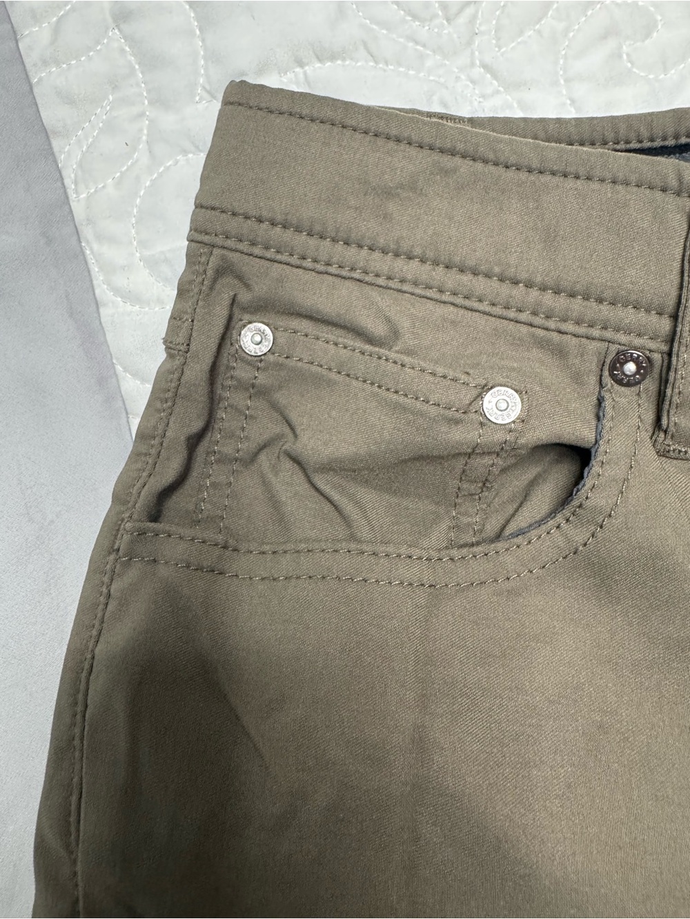Gerry Men's Cargo Pants in Olive Green - Picture 9 of 9